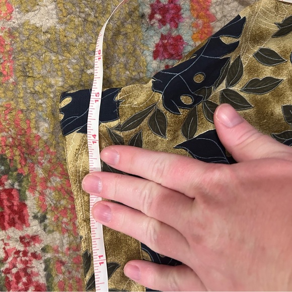 Vintage 100% Silk High Waist Shorts - Picture 5 of 8